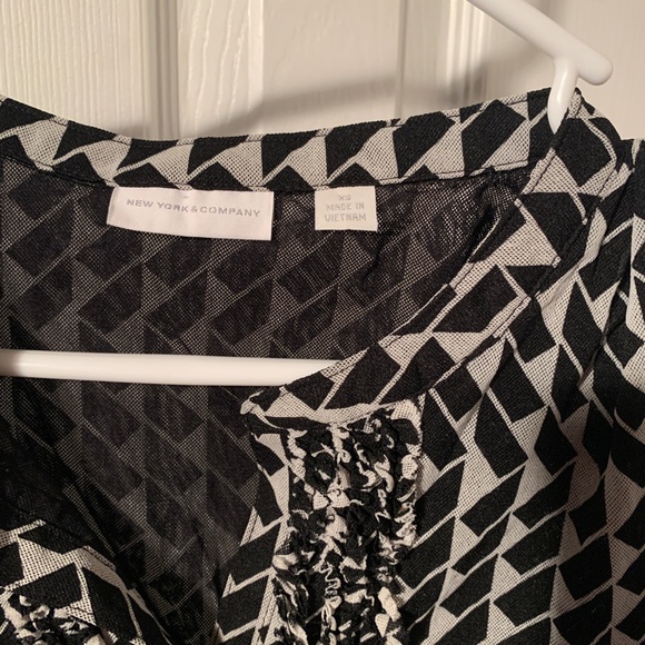 New York & Company Lot of Pre-owned Dress Pants (Sz 2P) and Tops (Sz XS) - Picture 9 of 17